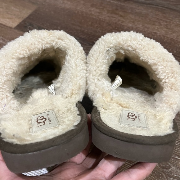 Ugg mules slipper size 11 - Picture 4 of 10